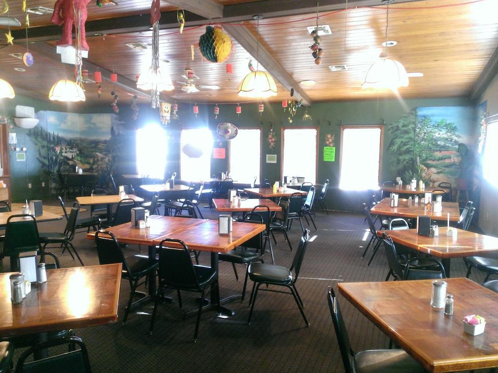 Countryside Inn Malakoff Екстериор снимка